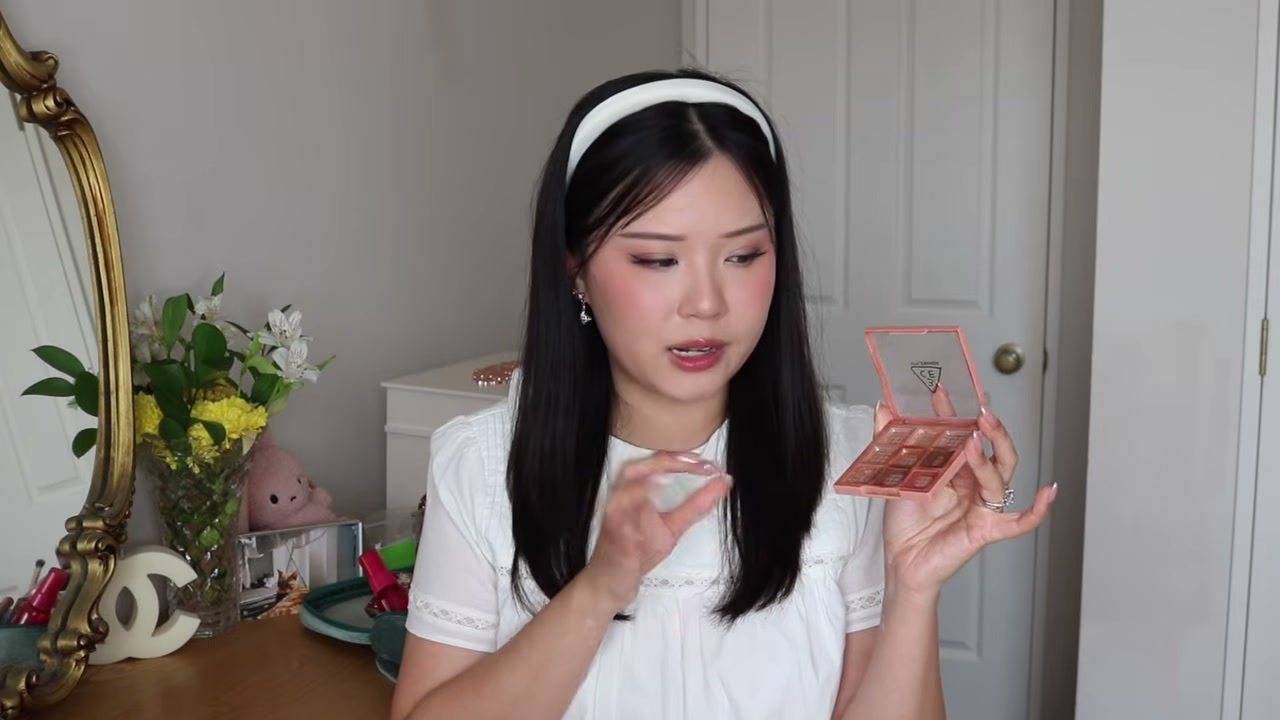 @j.uuuuudy reviewing 3CE Overtake Eyeshadow Palette at 08:52 in a YouTube Shorts video