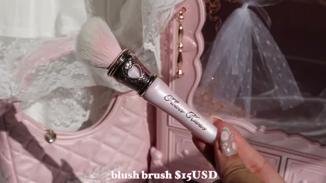 @j.uuuuudy reviewing Flower Knows Bunny Garden Angled Blush Brush at 29:04 in a YouTube Shorts video