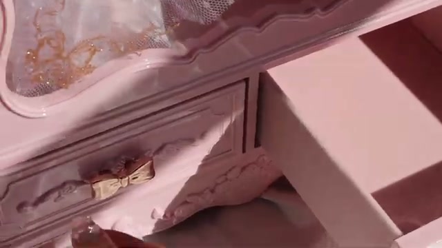 @j.uuuuudy reviewing Flower Knows Bunny Garden Dresser at 02:17 in a YouTube Shorts video