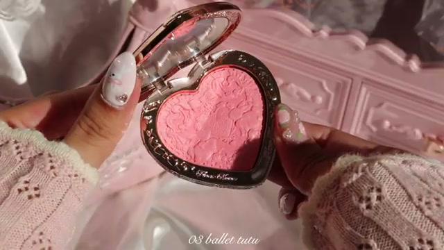 @j.uuuuudy reviewing Flower Knows Bunny Garden Embossed Blush at 21:10 in a YouTube Shorts video