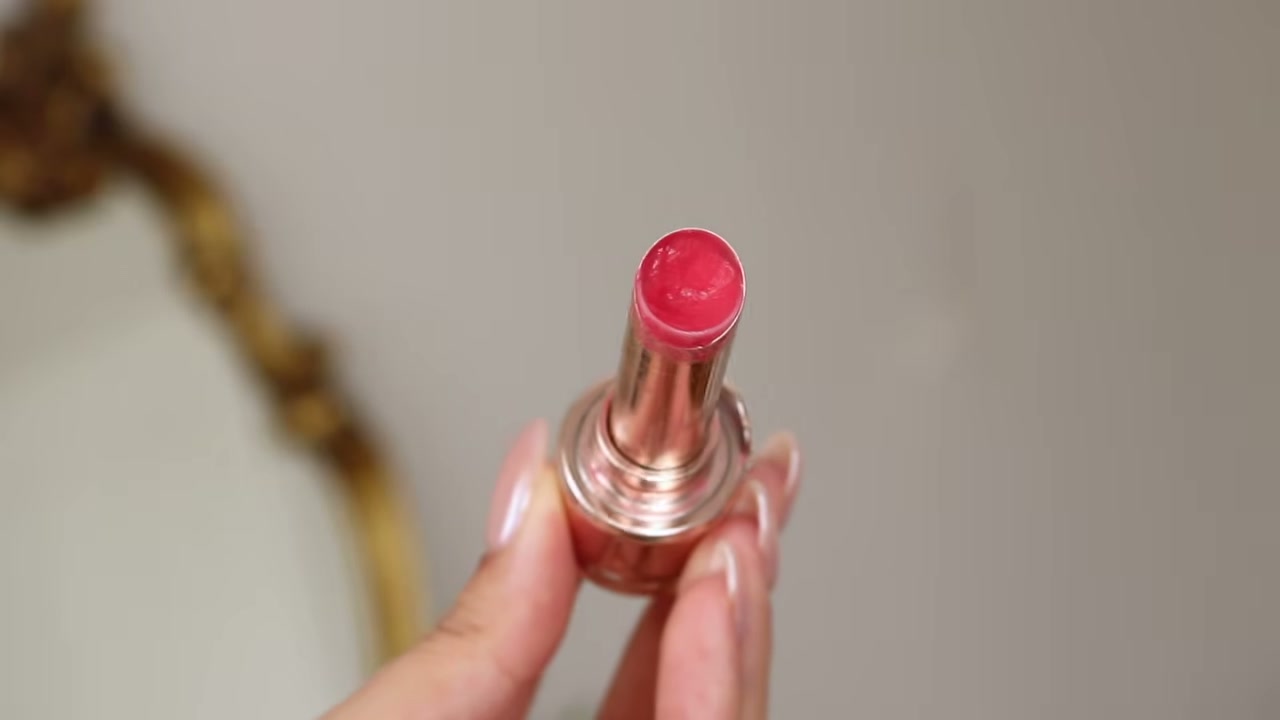 @j.uuuuudy reviewing Flower Knows Glossy Lipstick at 11:31 in a YouTube Shorts video