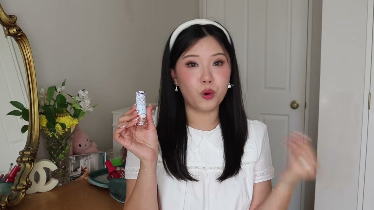 @j.uuuuudy reviewing Flower Knows Glossy Lipstick at 11:52 in a YouTube Shorts video