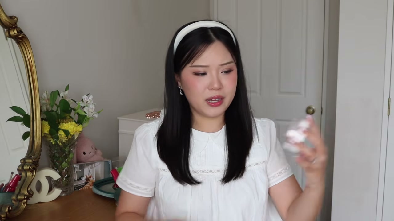 @j.uuuuudy reviewing Moira Set & Correct Loose Setting Powder at 05:28 in a YouTube Shorts video