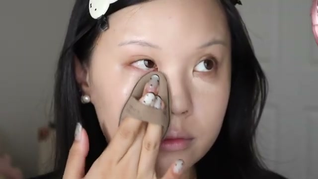 j.uuuuudy mentioning The Saem Cover Perfection Tip Concealer at 08:34 in their YouTube video