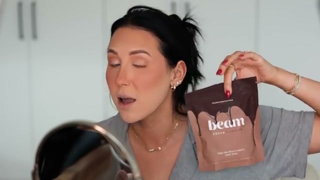 @jaclynhill1 reviewing Beam Dream Powder at 19:41 in a YouTube Shorts video