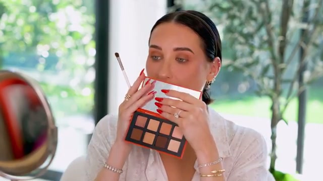 jaclynhill1 mentioning Hung Vanngo Beauty Color Story Eyeshadow Palette at 18:42 in their YouTube video