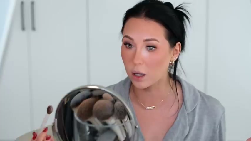 @jaclynhill1 reviewing MAC Cosmetics Studio Fix Powder at 23:10 in a YouTube Shorts video