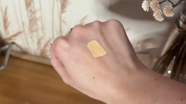 @jessicadeerly reviewing Caliray Hideaway Brightening and Hydrating Under Eye Serum Concealer at 17:33 in a YouTube Shorts video