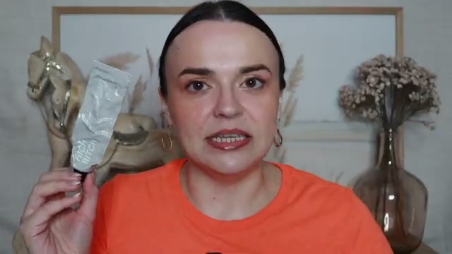 @jessicadeerly reviewing Freck Rich B Cactus and Vitamin C Moisturizer at 21:40 in a YouTube Shorts video