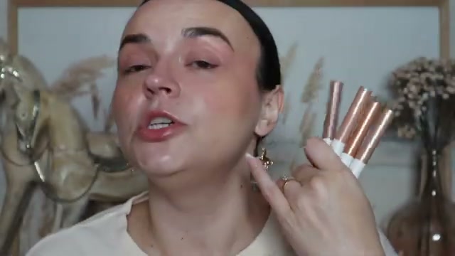 @jessicadeerly reviewing ILIA Eye Stylus Shadow Stick at 18:28 in a YouTube Shorts video