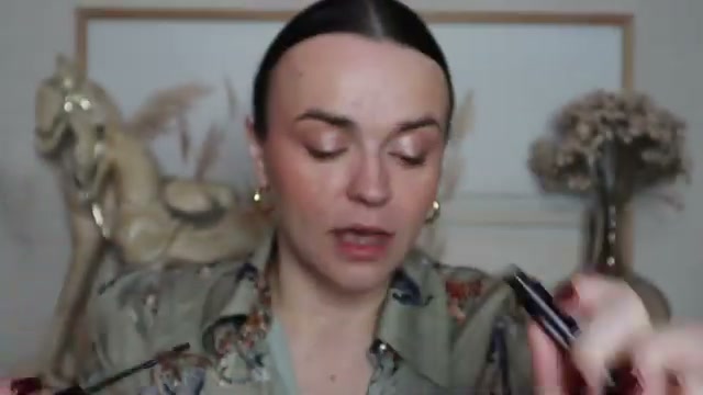 @jessicadeerly reviewing Iris & Romeo Brow Up Thickening Brow Balm at 19:41 in a YouTube Shorts video