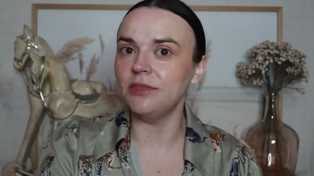@jessicadeerly reviewing Iris & Romeo Ceramide Multi-Balm at 08:40 in a YouTube Shorts video