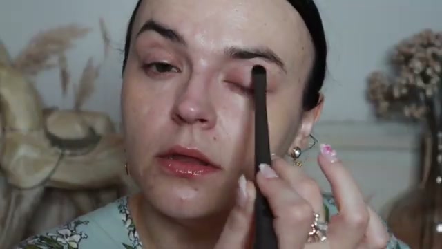 @jessicadeerly reviewing m.ph by Mary Phillips Foundation Brush at 08:17 in a YouTube Shorts video