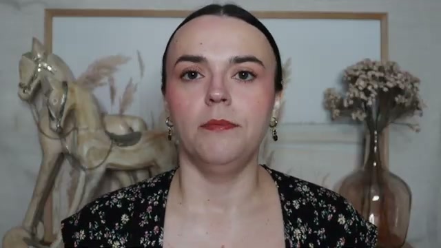 @jessicadeerly reviewing m.ph by Mary Phillips Le Skin Foundation at 09:43 in a YouTube Shorts video