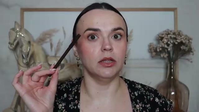 @jessicadeerly reviewing m.ph by Mary Phillips Overliner Lip Pencil at 47:02 in a YouTube Shorts video