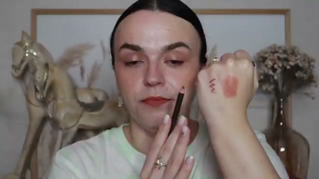 @jessicadeerly reviewing m.ph by Mary Phillips The Overliner Lip Pencil at 24:45 in a YouTube Shorts video