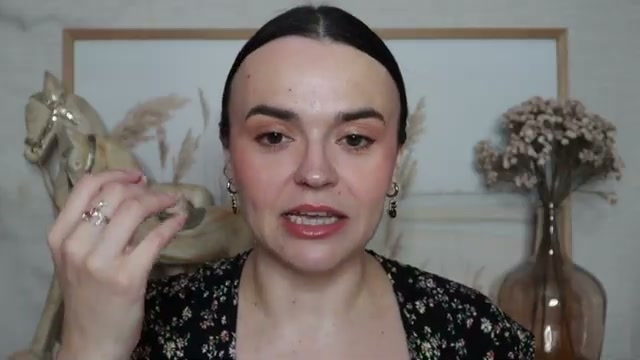 @jessicadeerly reviewing MAKEUP BY MARIO Master Pigment Pro Eye Pencil at 61:12 in a YouTube Shorts video