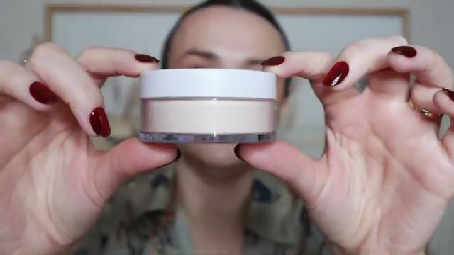 @jessicadeerly reviewing MAKEUP BY MARIO SurrealSkin Soft Blur Setting Powder at 13:15 in a YouTube Shorts video