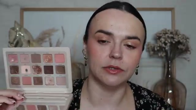 @jessicadeerly reviewing Natasha Denona I Need a Nude Palette at 59:43 in a YouTube Shorts video