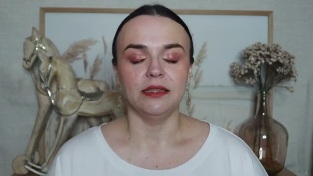 @jessicadeerly reviewing REFY Cream Bronzer at 23:42 in a YouTube Shorts video