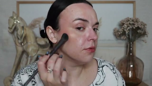 @jessicadeerly reviewing REFY Cream Bronzer at 13:03 in a YouTube Shorts video