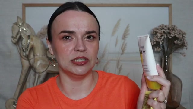 @jessicadeerly reviewing Supergoop! PLAY Everyday Lotion SPF 50 at 06:01 in a YouTube Shorts video