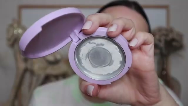 @jessicadeerly reviewing Tower 28 Beauty Getset Pressed Powder at 13:46 in a YouTube Shorts video