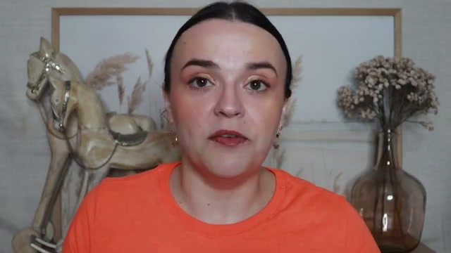 @jessicadeerly reviewing Tower 28 Beauty SOS Daily Rescue Facial Spray (jumbo Refill) at 08:32 in a YouTube Shorts video