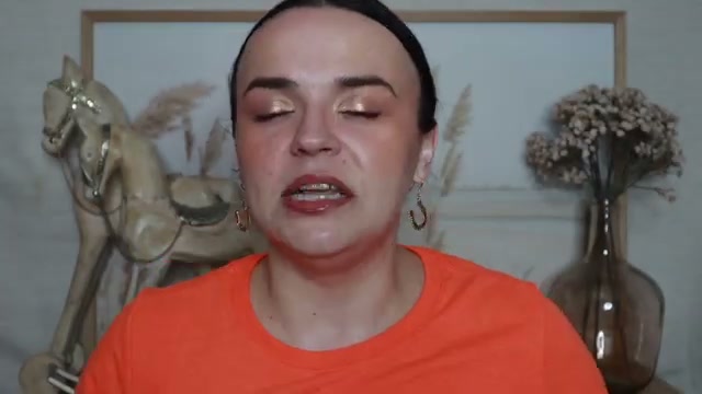 @jessicadeerly reviewing Urban Decay Tube Job Mascara at 31:15 in a YouTube Shorts video