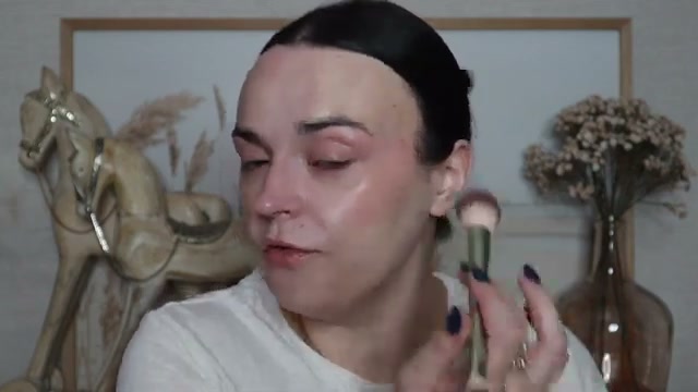 @jessicadeerly reviewing Versed Face Perfector Complexion Brush at 12:59 in a YouTube Shorts video