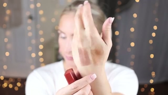 @jessicathedollardiva reviewing B Pure Cream Bronzer at 06:15 in a YouTube Shorts video