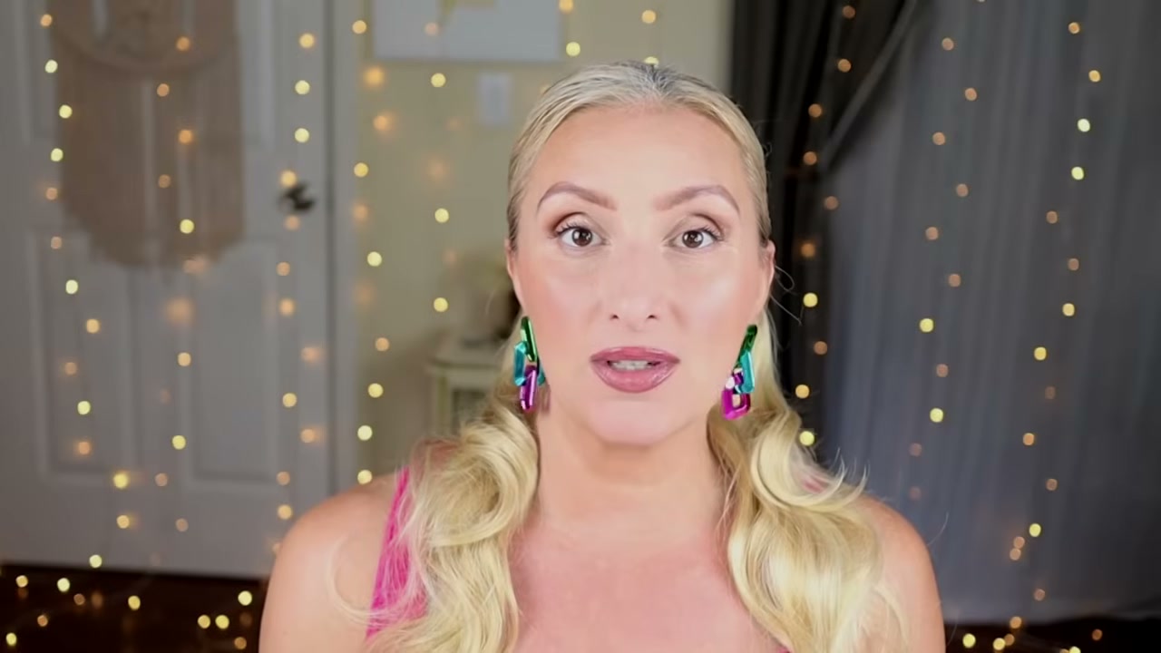 @jessicathedollardiva reviewing Estée Lauder Advanced Night Repair Serum at 05:49 in a YouTube Shorts video