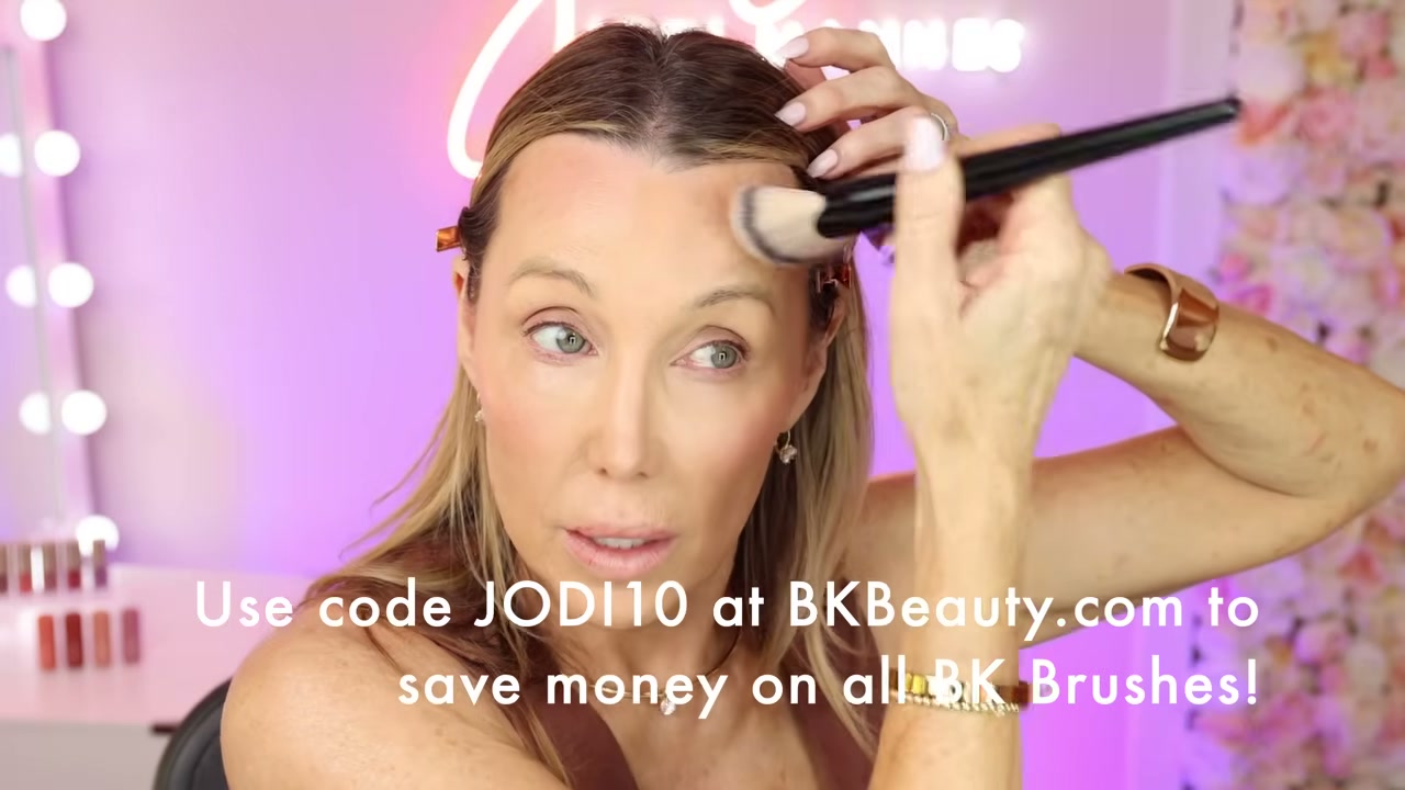 @jodimannes reviewing BK Beauty N18 Fan Brush at 11:59 in a YouTube Shorts video