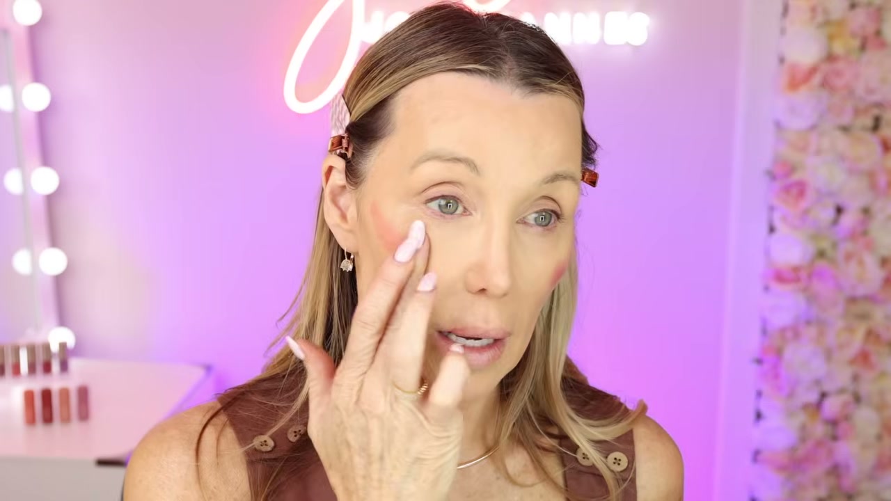 @jodimannes reviewing Charlotte Tilbury Beauty Light Wand at 10:01 in a YouTube Shorts video