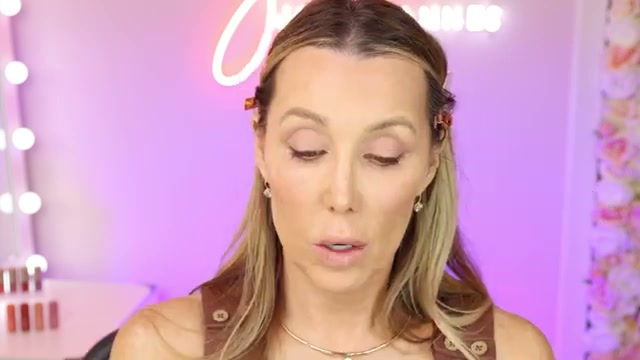@jodimannes reviewing Thrive Causemetics Mascara at 23:22 in a YouTube Shorts video