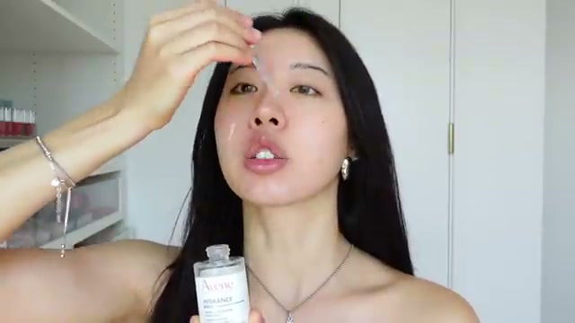 @jooshica6178 reviewing Aine Aine Hyaluronic Acid Serum at 06:37 in a YouTube Shorts video