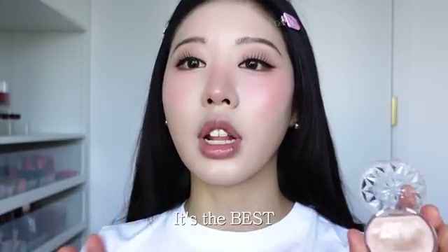 @jooshica6178 reviewing CANMAKE Highlighter at 17:49 in a YouTube Shorts video