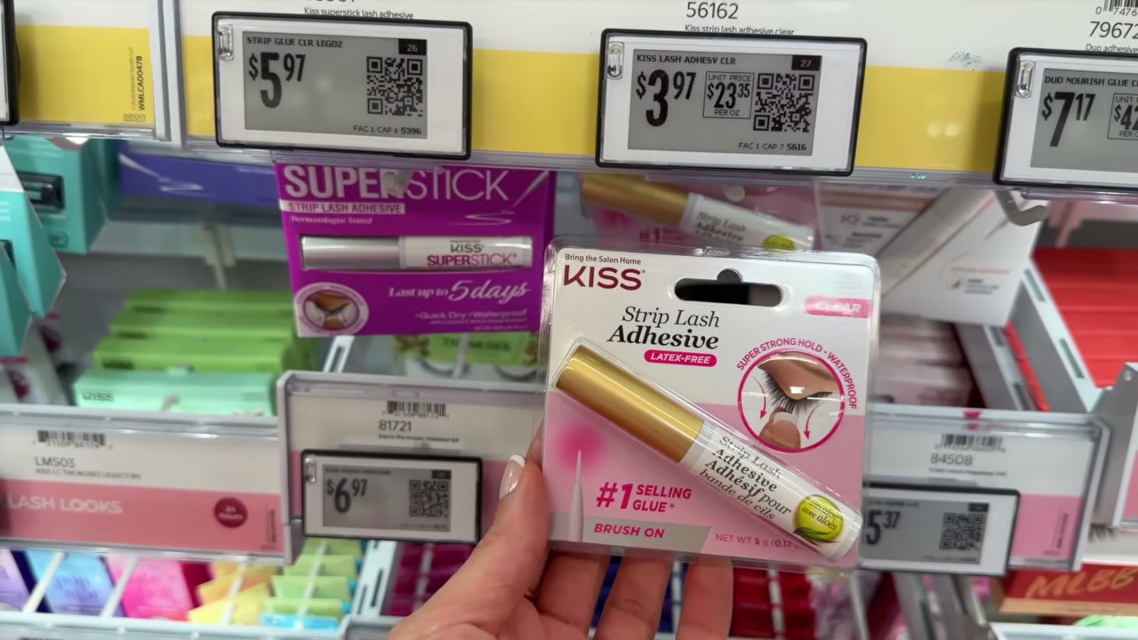 @juicyjas reviewing Ardell Brow Glue Instant Lamination Lift Gel at 06:11 in a YouTube Shorts video