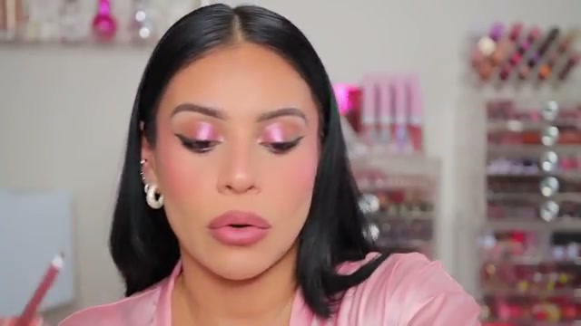 @juicyjas reviewing Catrice Gel Glide Lip Liner at 26:49 in a YouTube Shorts video