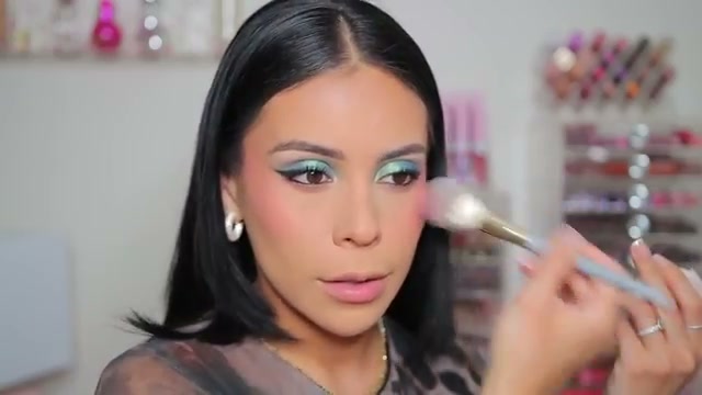 @juicyjas reviewing Catrice Soft Glam Baked Blush at 12:29 in a YouTube Shorts video
