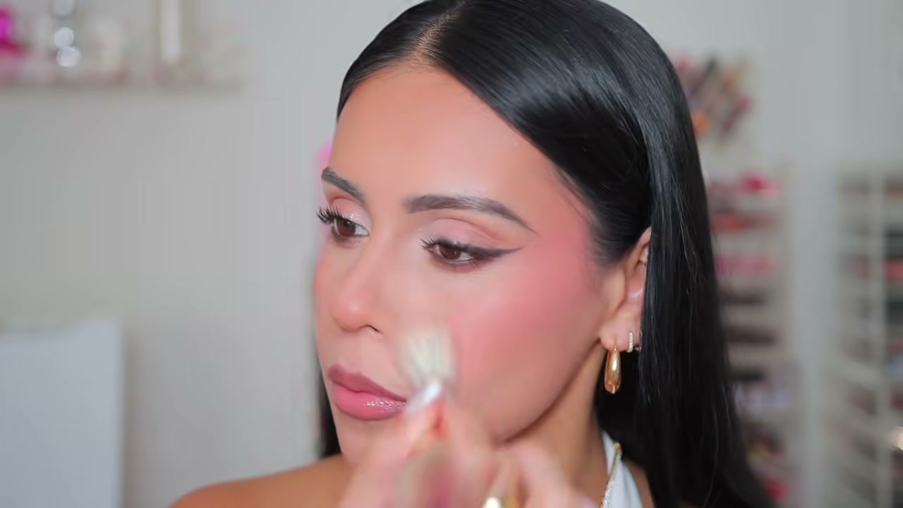 TruBlend Skin Enhancer Baked Luminous Finishing Face Powder