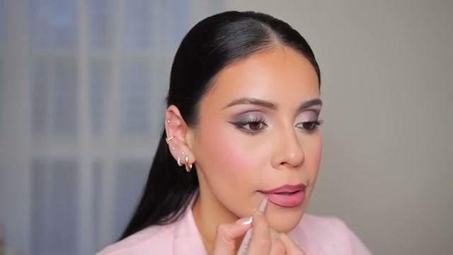 @juicyjas reviewing Dominique Cosmetics Lip Frame at 35:12 in a YouTube Shorts video