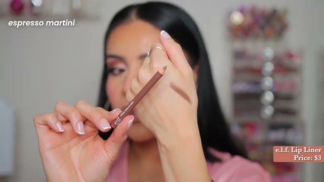 @juicyjas reviewing e.l.f. Cosmetics Cream Glide Lip Liner at 19:48 in a YouTube Shorts video