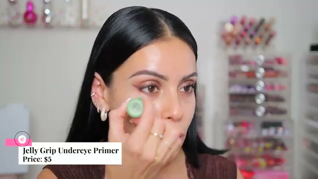 @juicyjas reviewing Essence Jelly Grip Under Eye Primer at 03:58 in a YouTube Shorts video