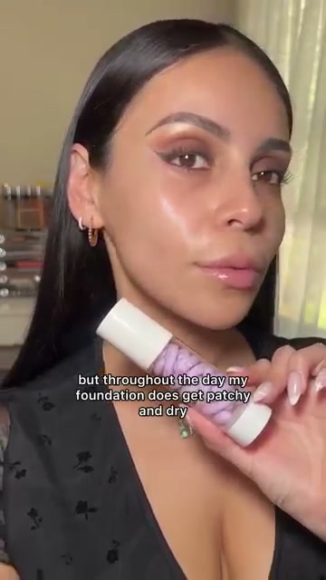 @juicyjas reviewing Fenty Beauty Primer at 00:25 in a YouTube Shorts video