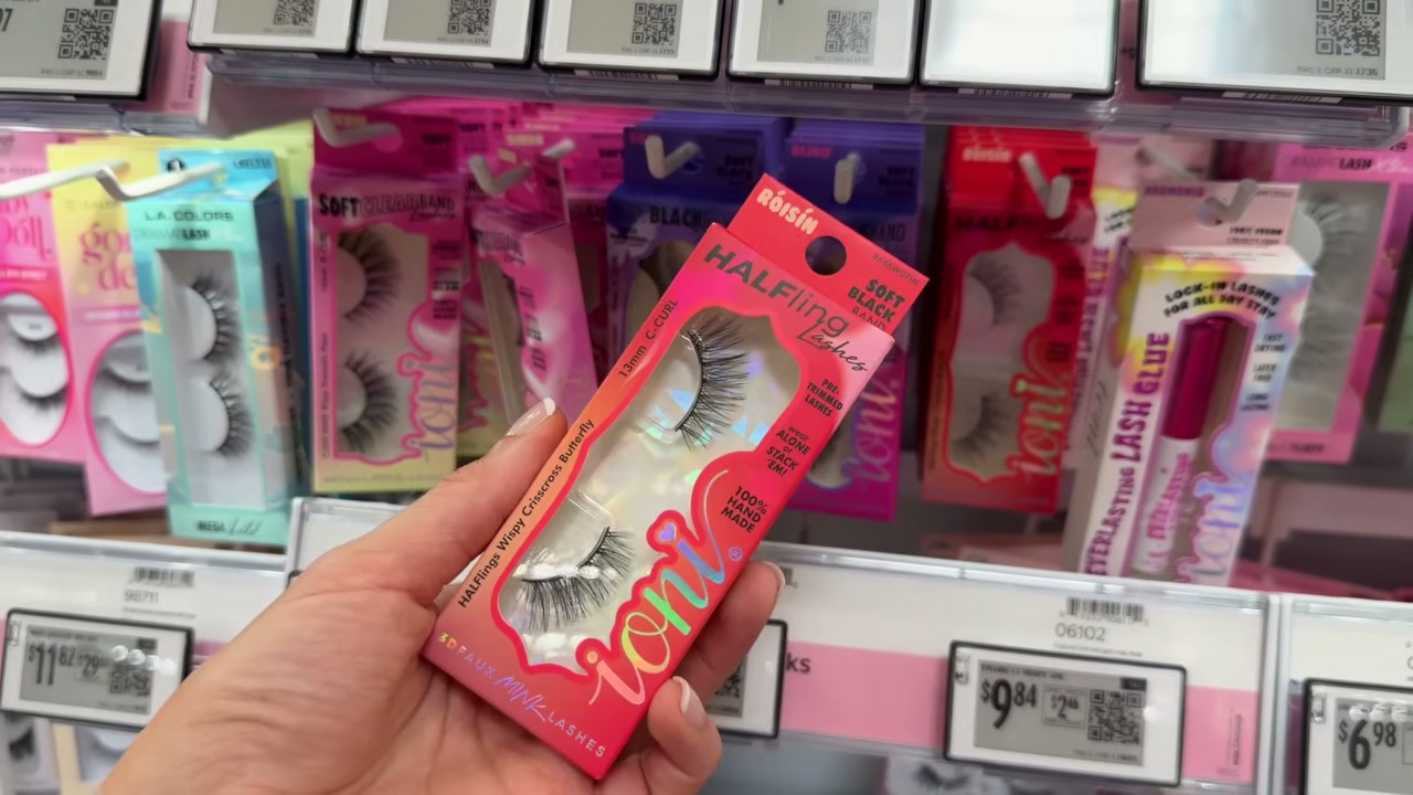 @juicyjas reviewing IONI Cosmetics 3D Faux Mink Lashes at 07:07 in a YouTube Shorts video