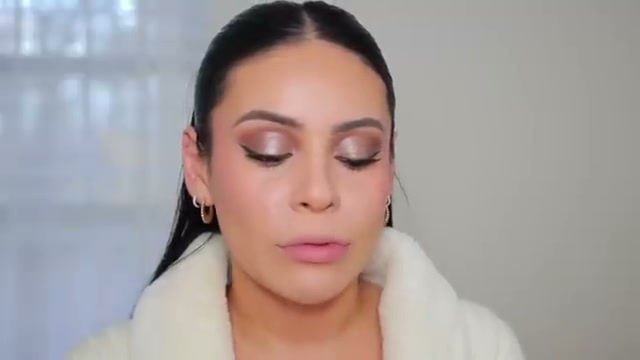 @juicyjas reviewing IONI Cosmetics Lip Pencil at 14:09 in a YouTube Shorts video