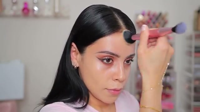 @juicyjas reviewing L.A. Colors Truly Matte Foundation at 09:13 in a YouTube Shorts video