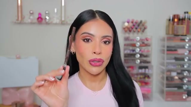 @juicyjas reviewing L.A. Girl H2O Gel Primer at 18:52 in a YouTube Shorts video