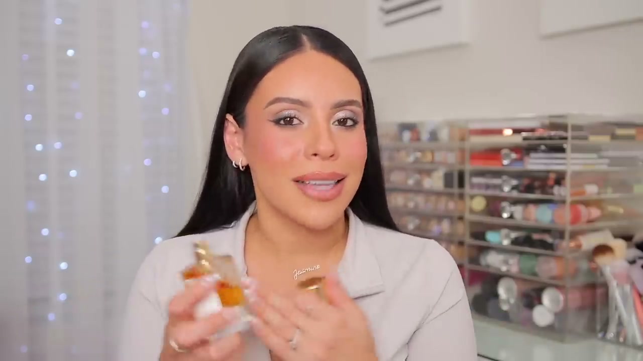 @juicyjas reviewing Ledda 18 Vanilla Nera Perfume at 13:12 in a YouTube Shorts video